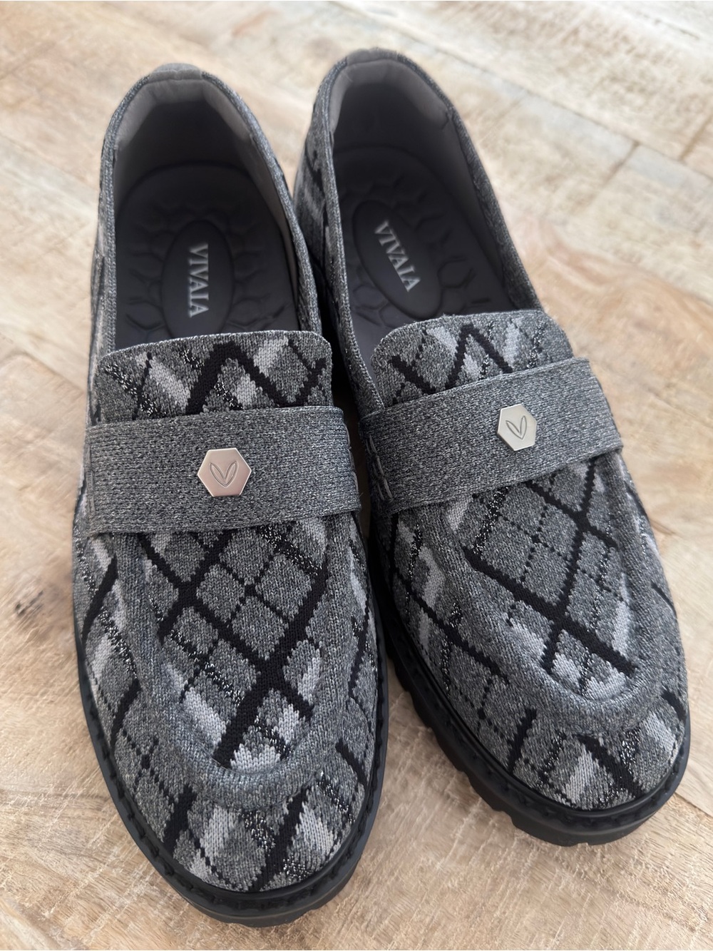 Vivaia NWOT Round Toe Francesca Chunky Heel Loafers - Picture 2 of 12